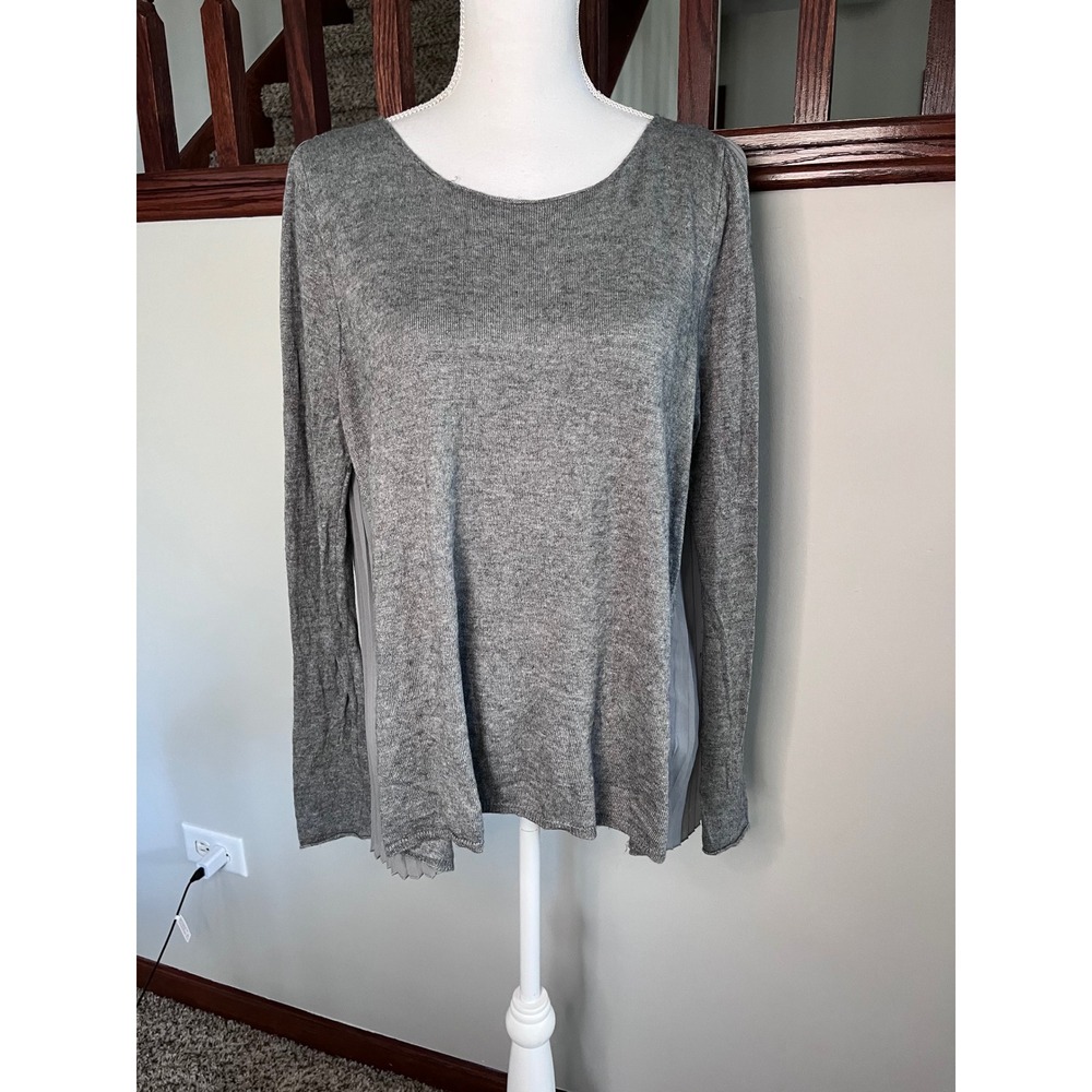 Chelsea & Theodore Heather Gray Pleated Back Mixed Media Knit Top Medium